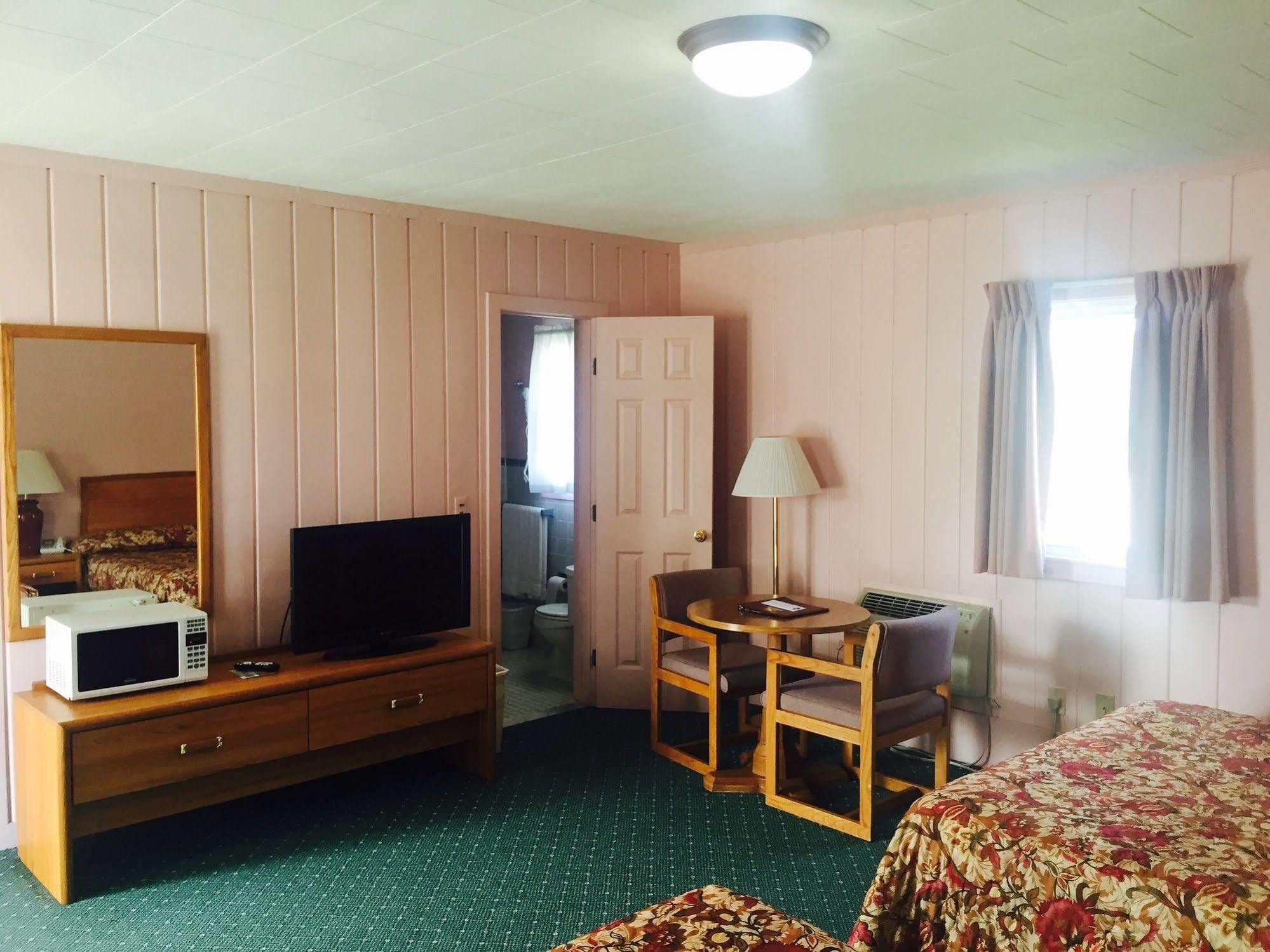 Rainbow Motel Mackinaw City Exteriér fotografie